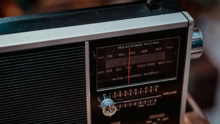Internet Radio vs FM: Key Differences